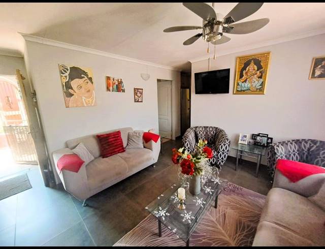 4 BEDROOM HOUSE FOR SALE IN HEUWELOORD